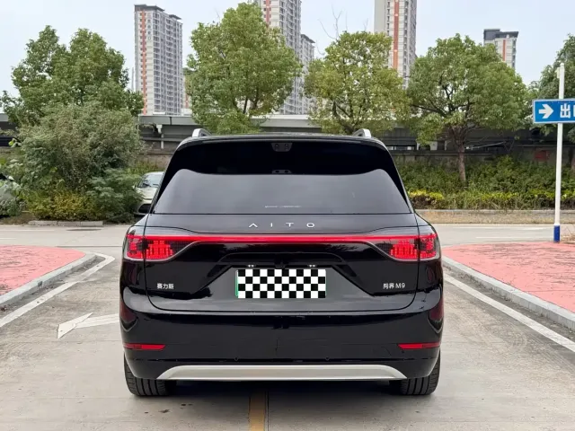 AITO Wenjie AITO M9 2026 Extended Range Ultra Edition 52kWh 6-seater — Фото автомобиля 15
