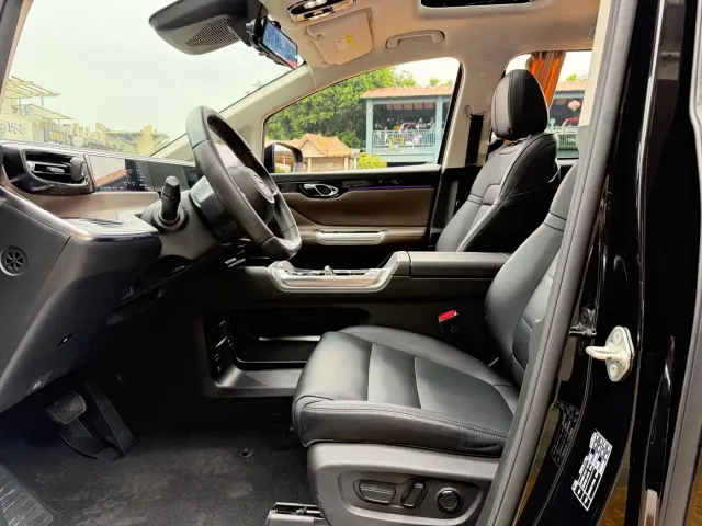 GAC Trumpchi E8 — Фото автомобиля 5
