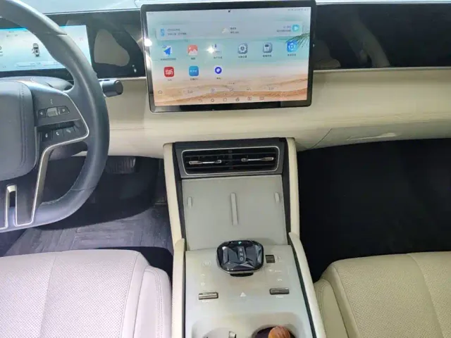 BYD Qin L — Фото автомобиля 12