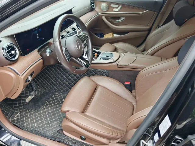 Mercedes-Benz E-Class — Фото автомобиля 4