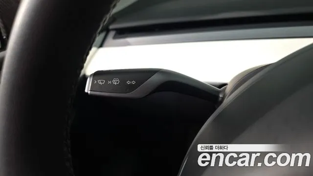 Tesla Model Y — Фото автомобиля 27
