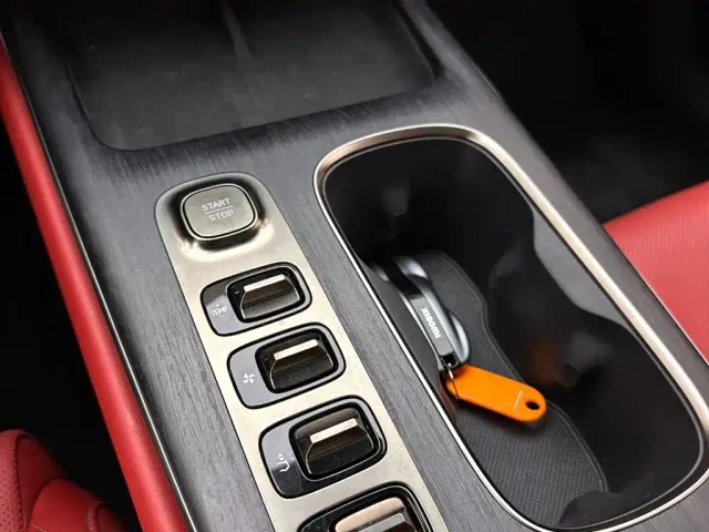 Xiaomi SU7 — Фото автомобиля 17