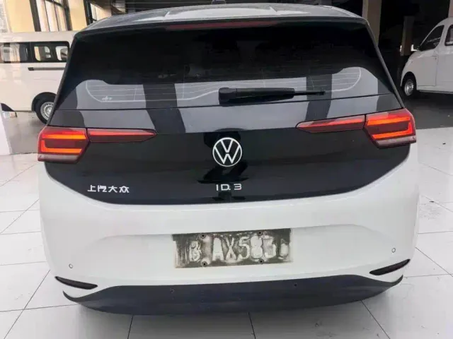 Volkswagen ID.3 — Фото автомобиля 8