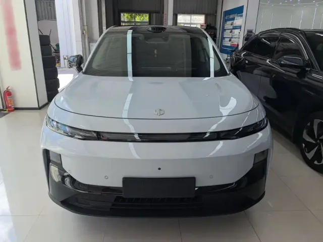 Leapmotor B10 — Фото автомобиля 2