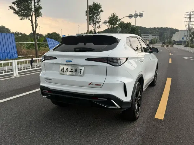 Changan X5 Plus — Фото автомобиля 6