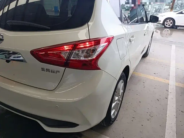 Nissan Tiida — Фото автомобиля 7