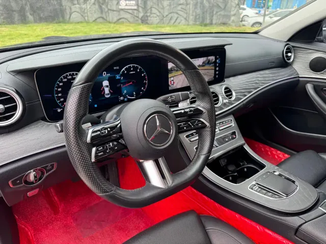 Mercedes-Benz E-Class — Фото автомобиля 14