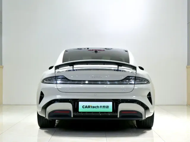 Xiaomi SU7 — Фото автомобиля 23