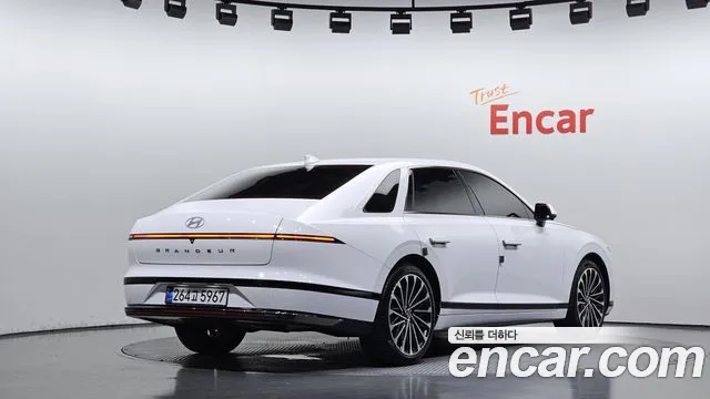 Hyundai Grandeur — Фото автомобиля 2