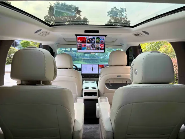Li Auto MEGA — Фото автомобиля 17