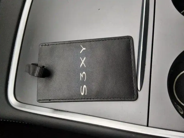 Tesla Model 3 — Фото автомобиля 9