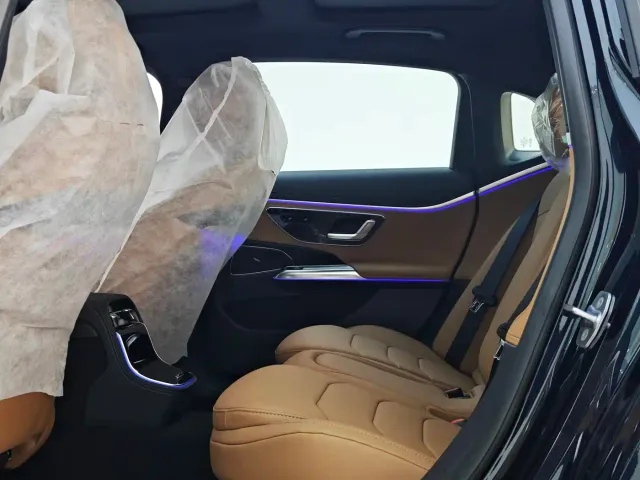 Mercedes-Benz E-Class — Фото автомобиля 8