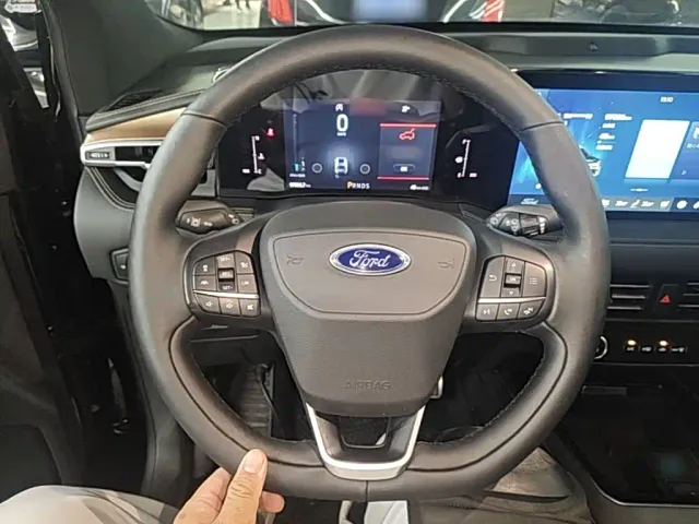 Ford Edge — Фото автомобиля 10