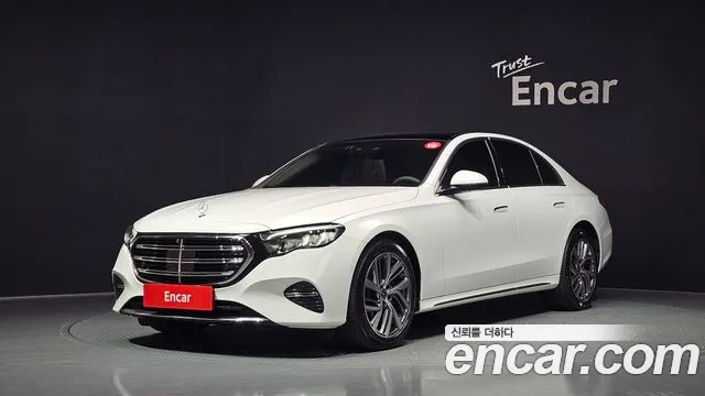 Фотография автомобиля — Mercedes-Benz E-Class