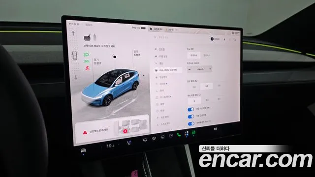 Tesla Model Y — Фото автомобиля 17