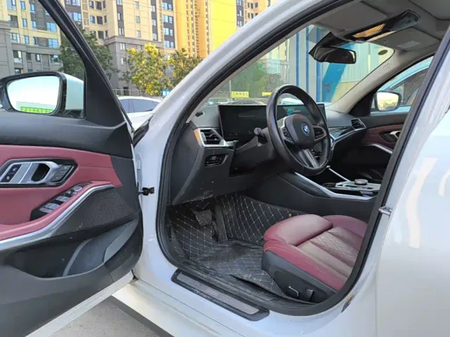 BMW i3 — Фото автомобиля 15
