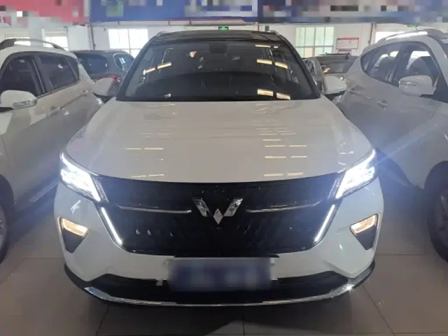 Wuling Asta — Фото автомобиля 2