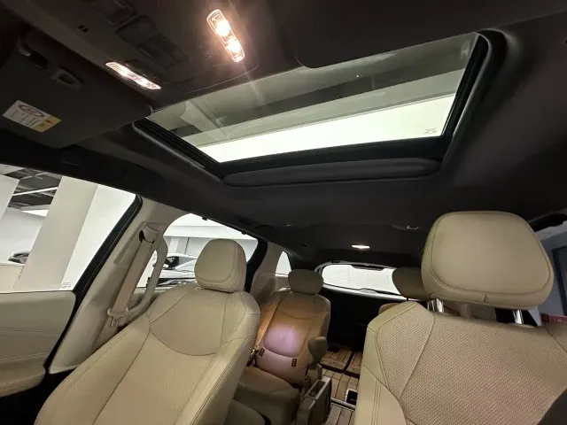 Toyota Sienna — Фото автомобиля 10