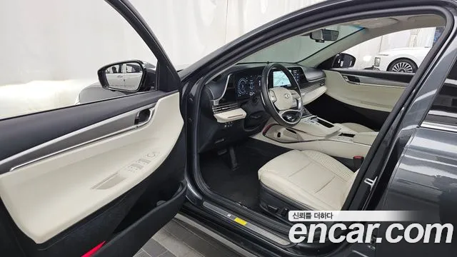 Hyundai Grandeur New — Фото автомобиля 15