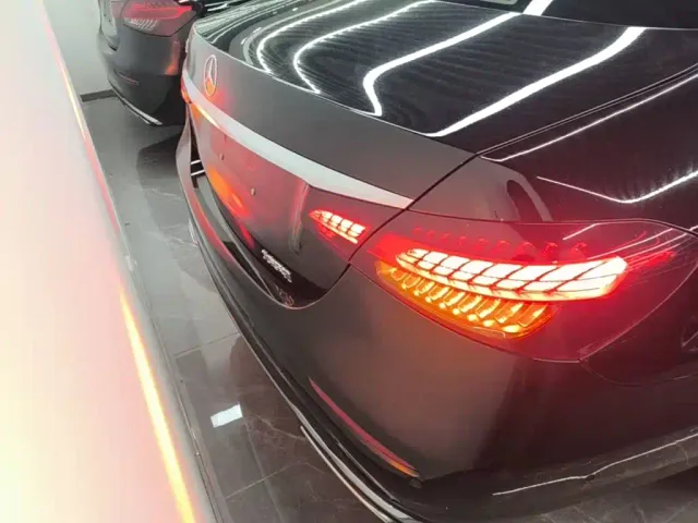 Mercedes-Benz E-Class — Фото автомобиля 5