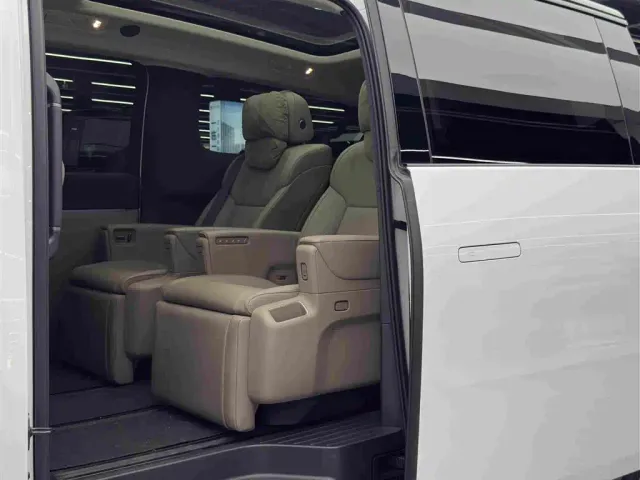 Li Auto MEGA — Фото автомобиля 9