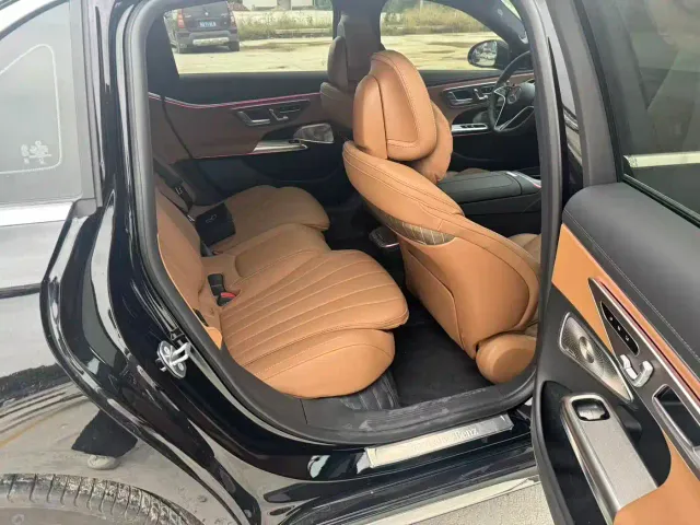 Mercedes-Benz E-Class — Фото автомобиля 8