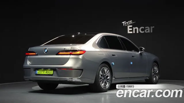 BMW 7-Series 7 серия (G70) 740i sDrive Design Pure Excellence — Фото автомобиля 2