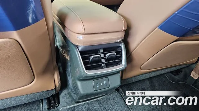 Hyundai Grandeur Grandeur (GN7) 2.5 Бензин 2WD — Фото автомобиля 30
