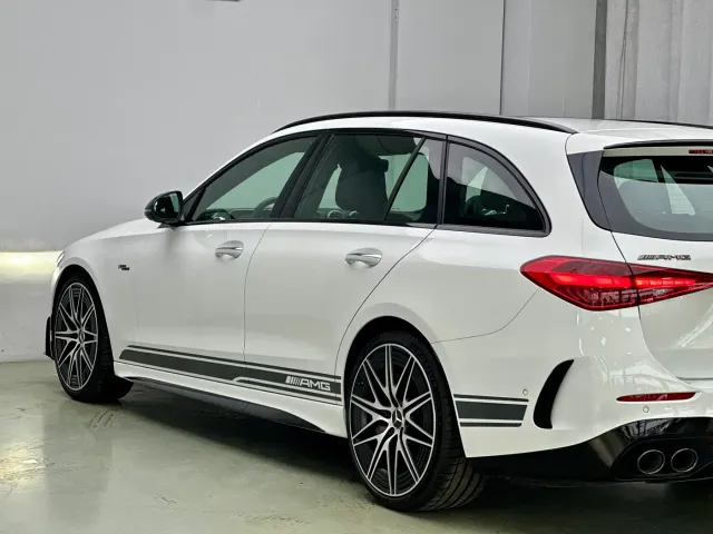 Mercedes-Benz C-Class AMG — Фото автомобиля 12