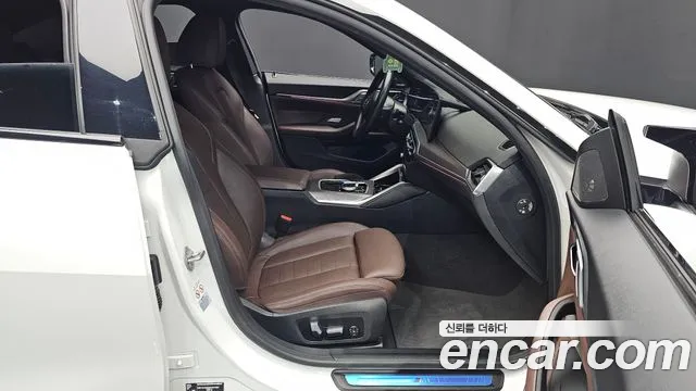 BMW i4 — Фото автомобиля 16