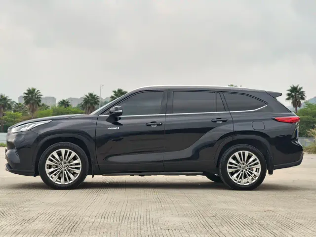 Toyota Highlander — Фото автомобиля 7