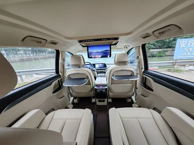 Buick Buick GL8 New Energy 2025 Land Honor Premium Edition 7-Seater — Фото автомобиля 9