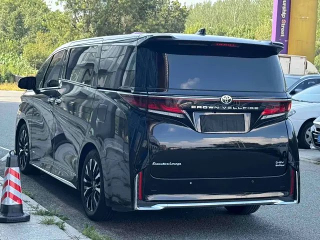Toyota Vellfire — Фото автомобиля 6