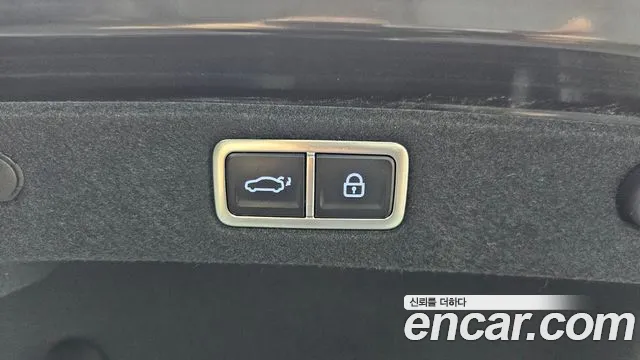 Hyundai Grandeur Grandeur (GN7) 2.5 Бензин 2WD — Фото автомобиля 14