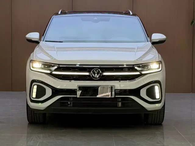 Volkswagen T-Roc — Фото автомобиля 2
