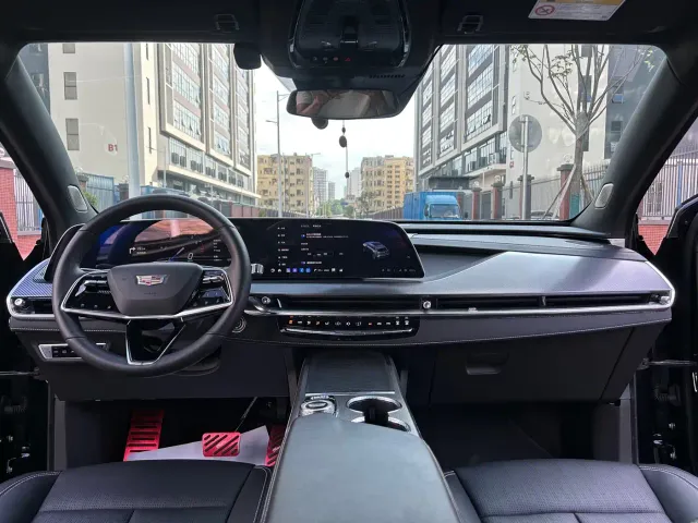 Cadillac XT5 — Фото автомобиля 13