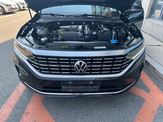 Volkswagen Passat — Фото автомобиля 12