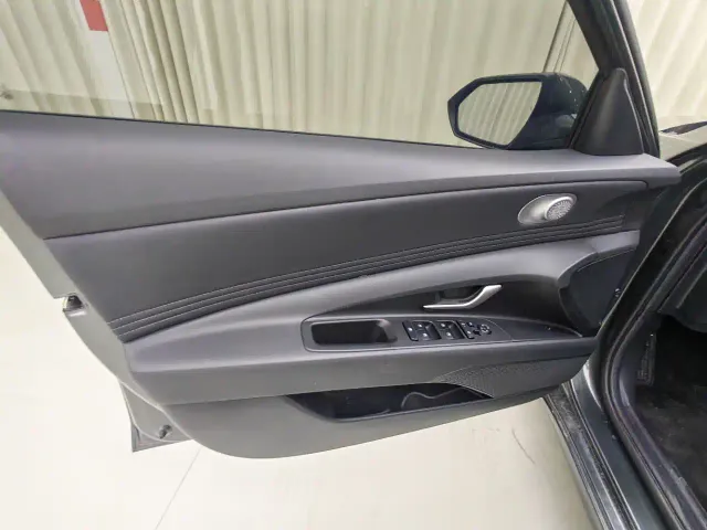 Hyundai Elantra — Фото автомобиля 7