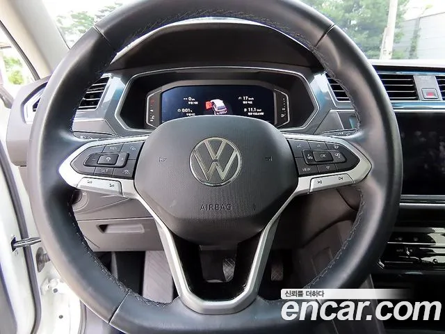 Volkswagen Tiguan — Фото автомобиля 8