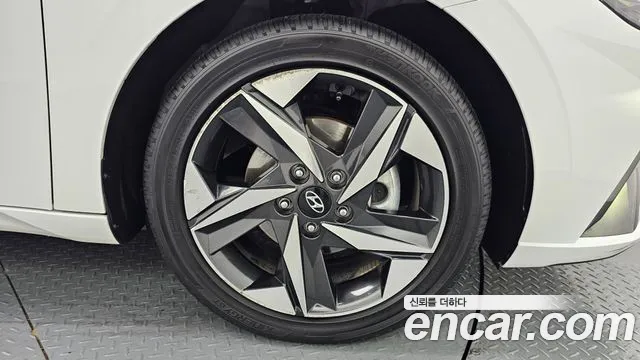 Hyundai AVANTE Avante (CN7) — Фото автомобиля 19