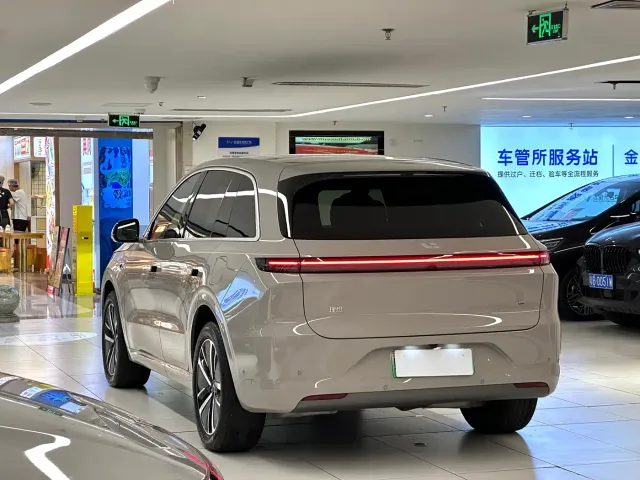 Li Auto L6 — Фото автомобиля 5