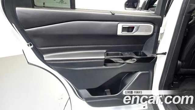 Ford Explorer — Фото автомобиля 14