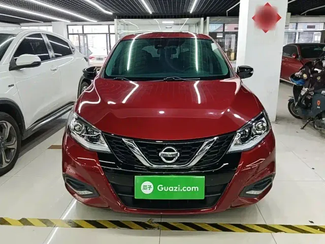 Nissan Tiida — Фото автомобиля 2