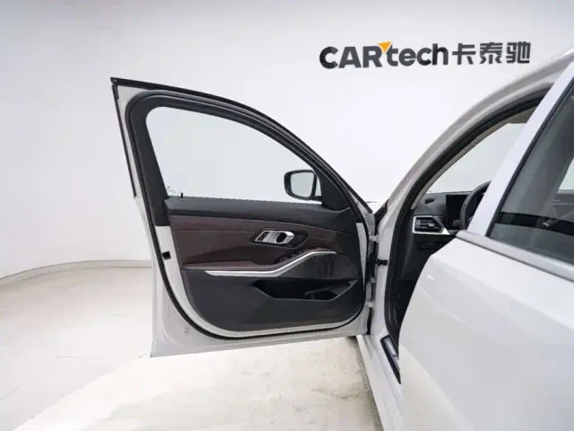 BMW 3 Series — Фото автомобиля 12