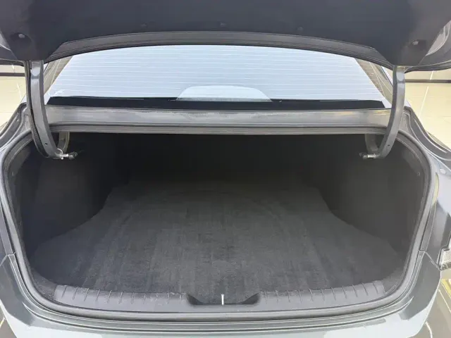 Hyundai Elantra — Фото автомобиля 14