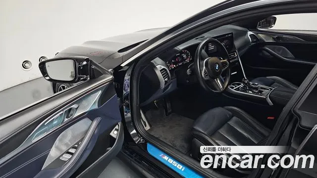 BMW 8 Series G15 — Фото автомобиля 15