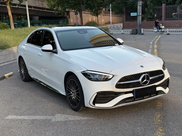 Фотография автомобиля — Mercedes-Benz C-Class