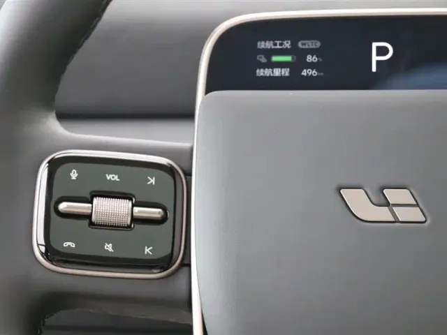 Li Auto MEGA — Фото автомобиля 18