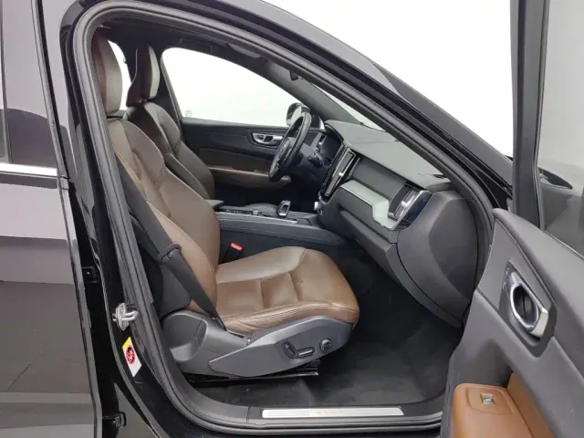 Volvo XC60 — Фото автомобиля 23