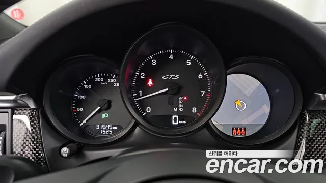 Porsche Macan — Фото автомобиля 8